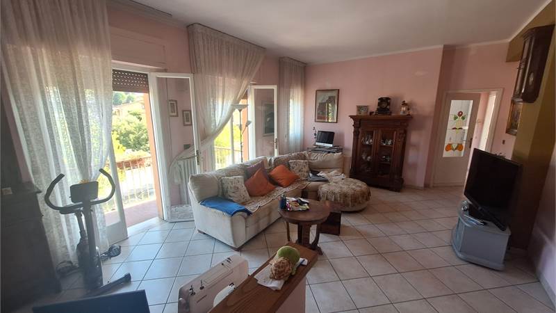 Zona Nord, 3 camere e 2 garage