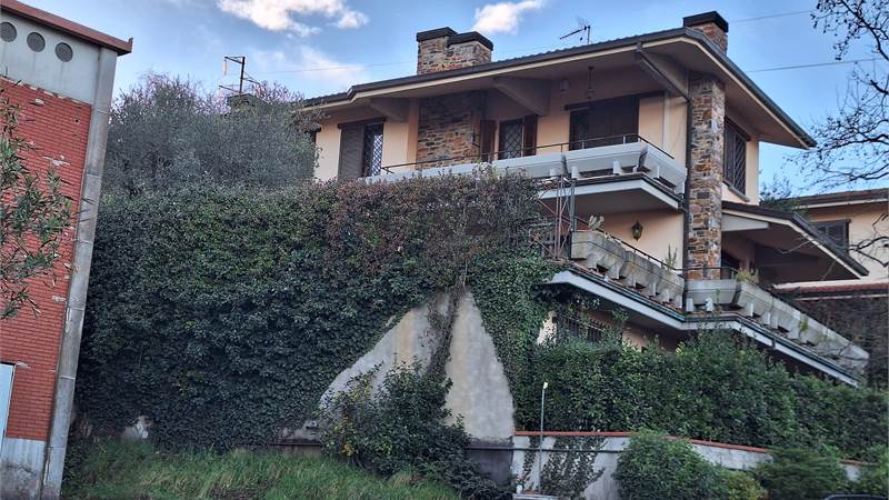 Villa Unifamiliare Divisibile in 2 unità.